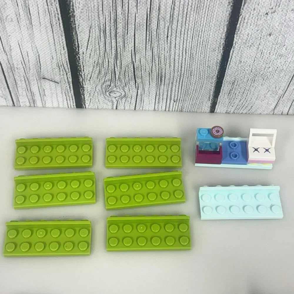 4 Lego Friends Cubes Pieces And Parts - NOT Complete